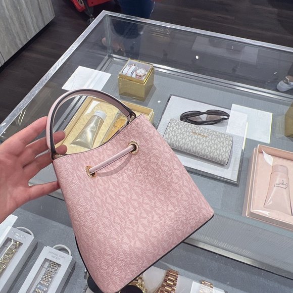 New Michael Kors Suri Small Bucket Bag Crossbody MK Powder Blush Pink - Picture 3 of 7